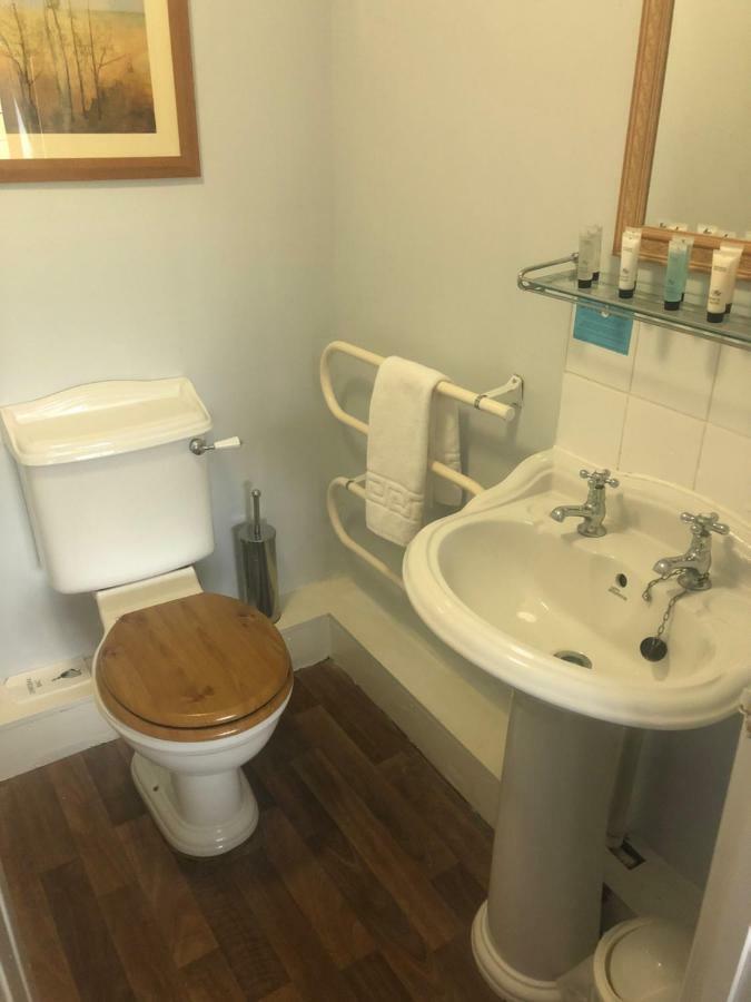 Clatworthy Raleghs Cross Inn מראה חיצוני תמונה
